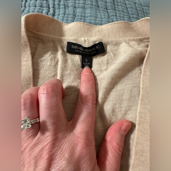 Banana Republic cardigan - Picture 4 of 8